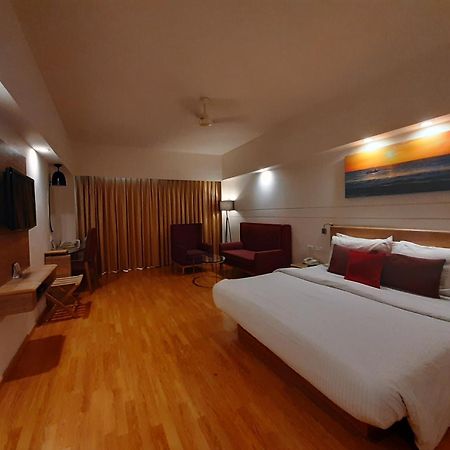 Lemon Tree Hotel Chennai Exterior photo