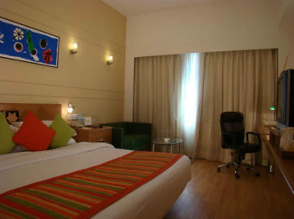 Lemon Tree Hotel Chennai Exterior photo