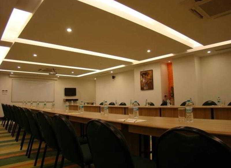 Lemon Tree Hotel Chennai Exterior photo
