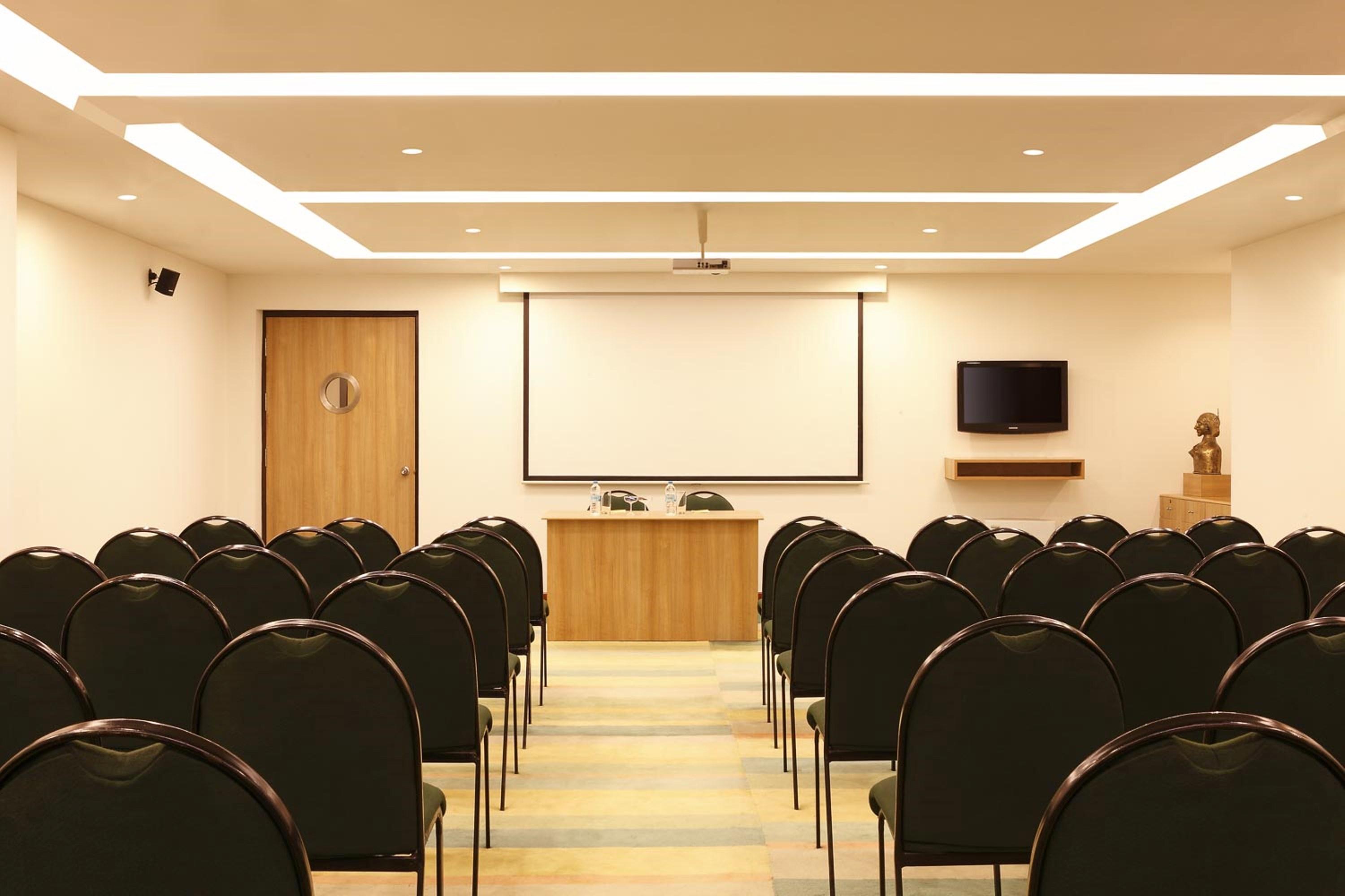 Lemon Tree Hotel Chennai Exterior photo