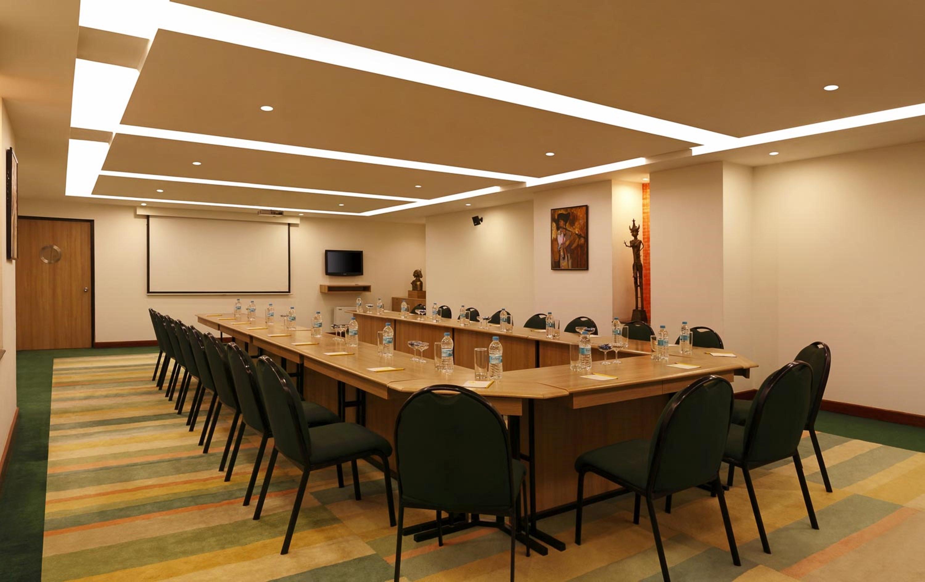 Lemon Tree Hotel Chennai Exterior photo