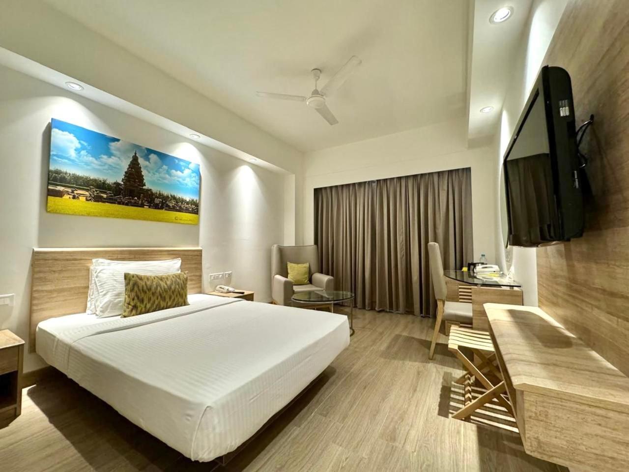 Lemon Tree Hotel Chennai Exterior photo