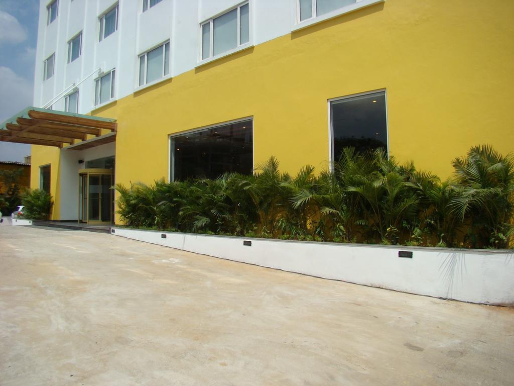 Lemon Tree Hotel Chennai Exterior photo