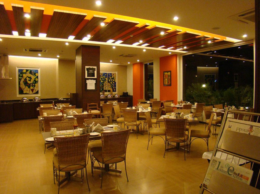 Lemon Tree Hotel Chennai Exterior photo