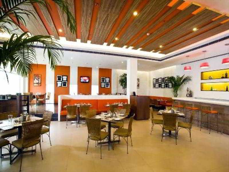 Lemon Tree Hotel Chennai Exterior photo