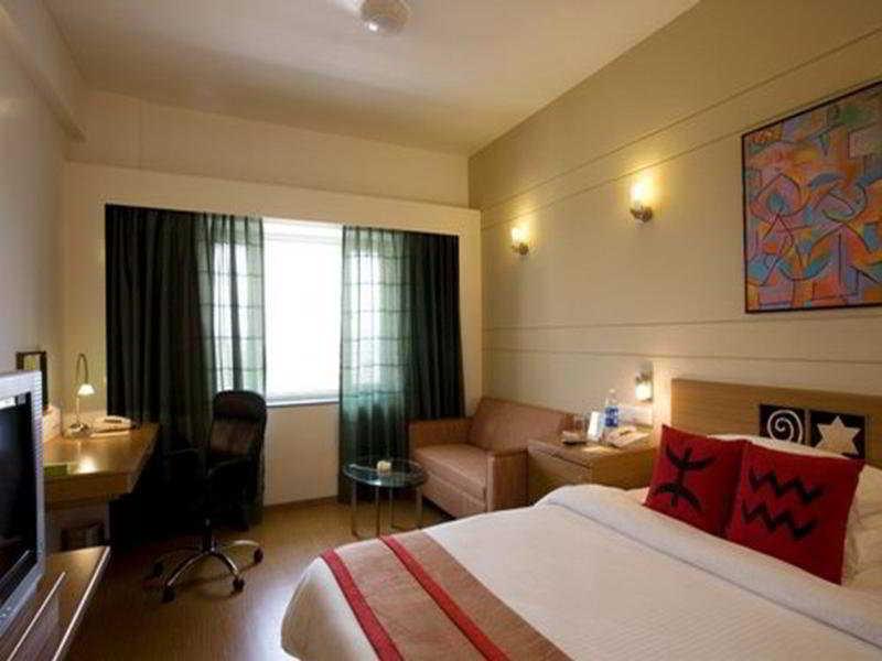 Lemon Tree Hotel Chennai Exterior photo
