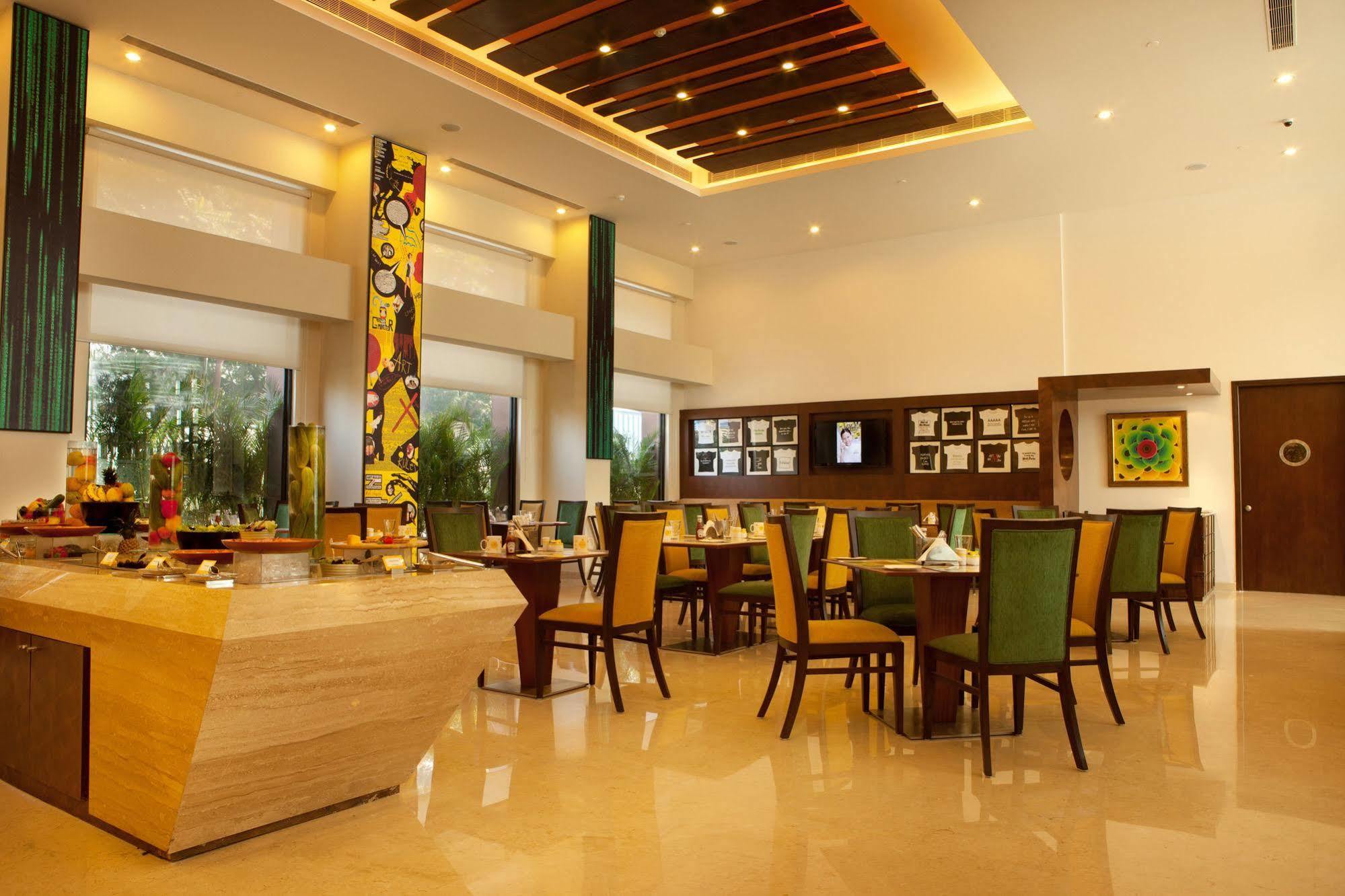 Lemon Tree Hotel Chennai Exterior photo