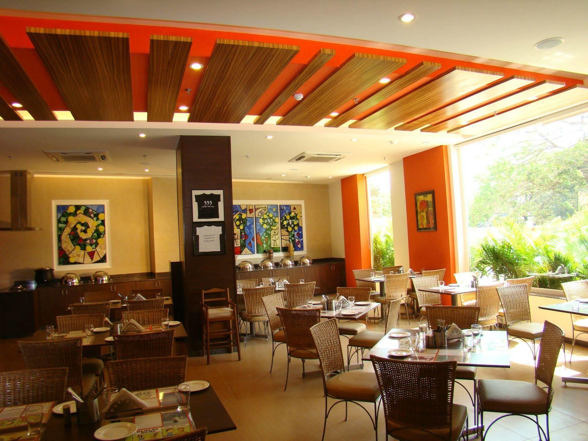 Lemon Tree Hotel Chennai Exterior photo