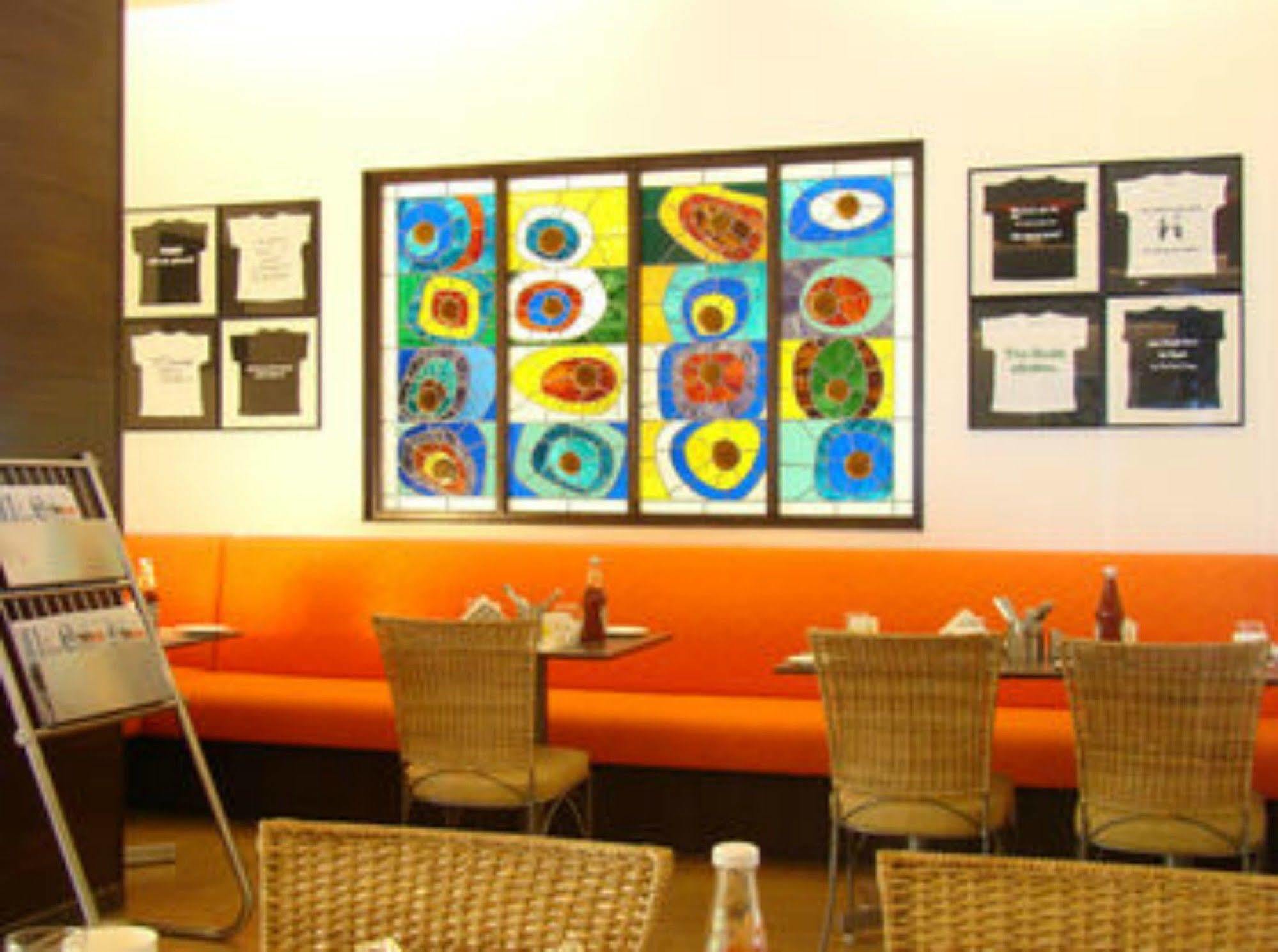 Lemon Tree Hotel Chennai Exterior photo