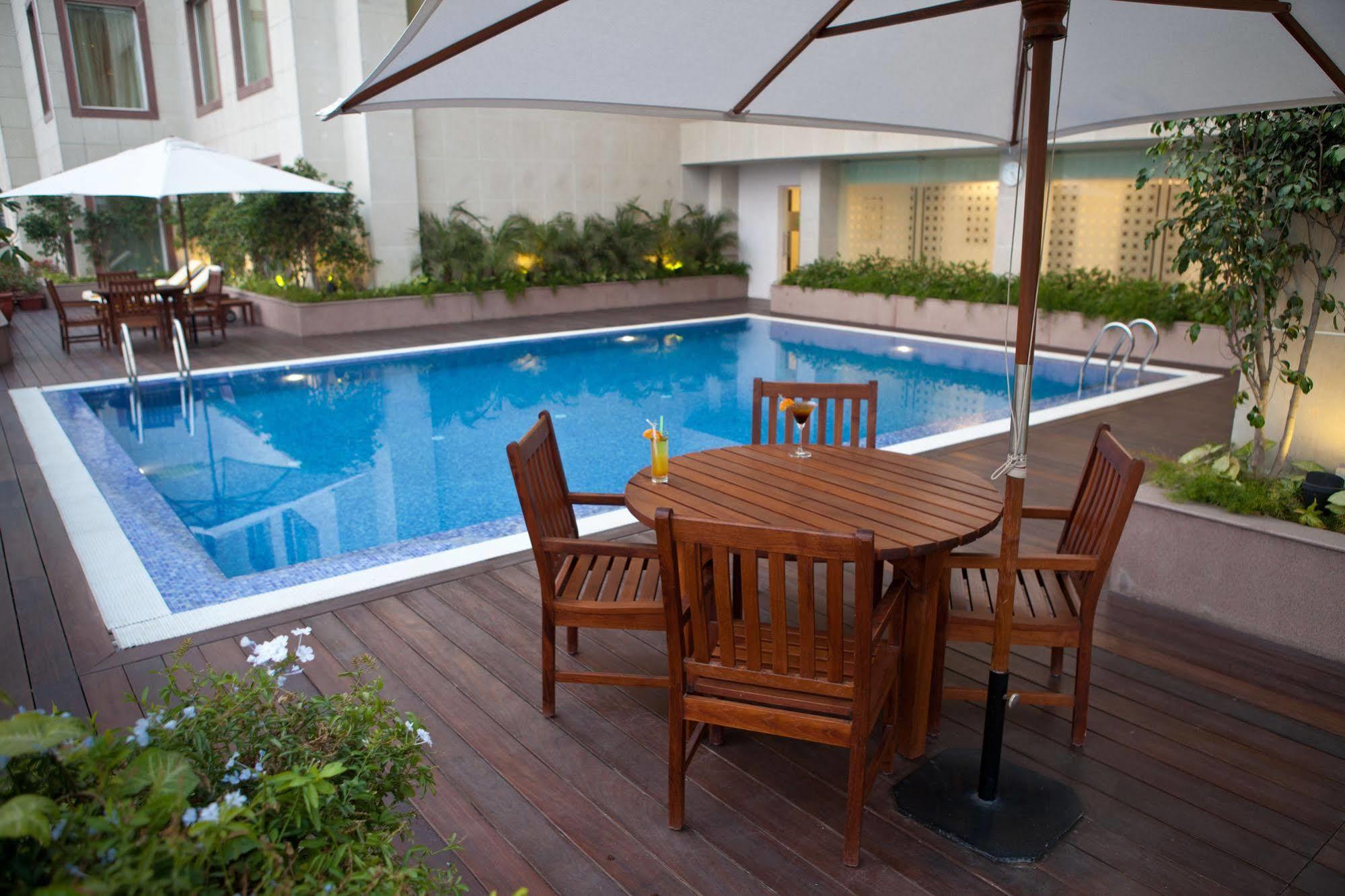 Lemon Tree Hotel Chennai Exterior photo