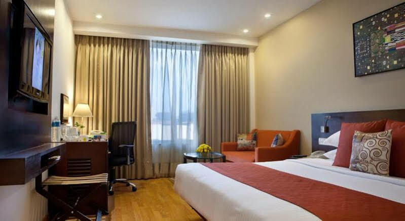 Lemon Tree Hotel Chennai Exterior photo