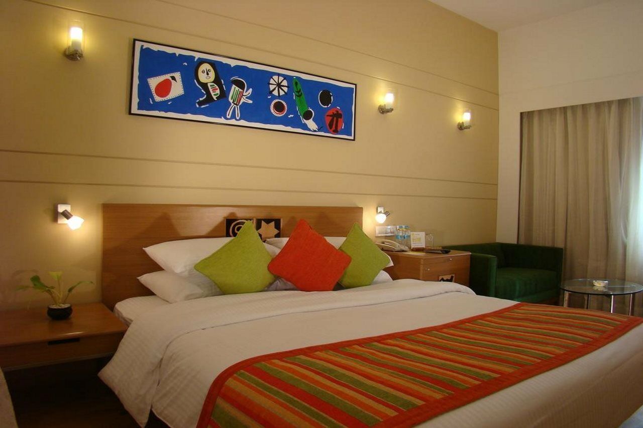 Lemon Tree Hotel Chennai Exterior photo