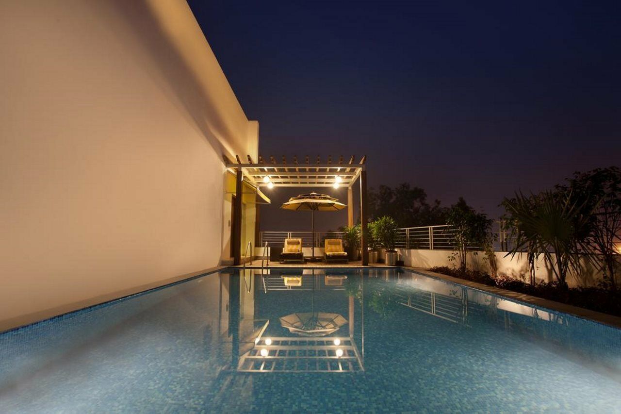 Lemon Tree Hotel Chennai Exterior photo